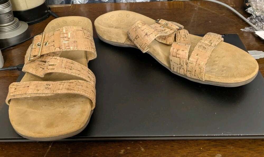 Vionic Women's Strappy Cork Sandals Beige Buckle Comfort Womens Size 11